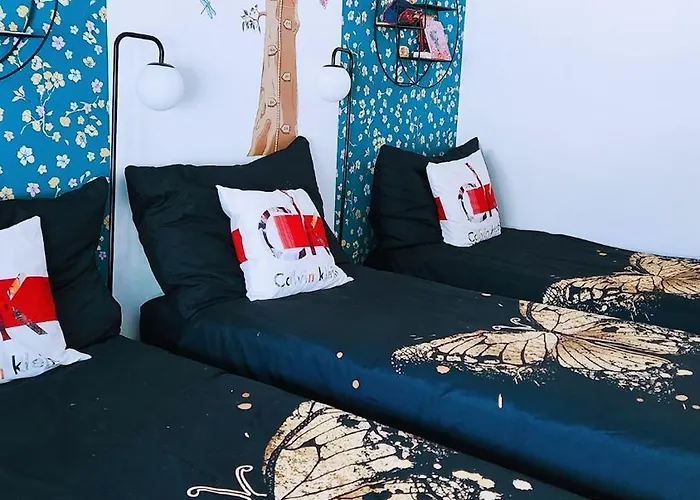 Stand-in Apartment *
